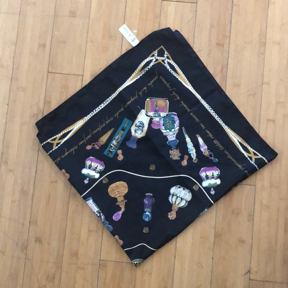 Perfume Pattern Headscarf